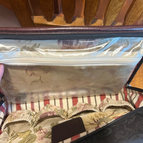 Brighton Lansky Travel Cosmetic & Toiletry Bag - Picture 13 of 16